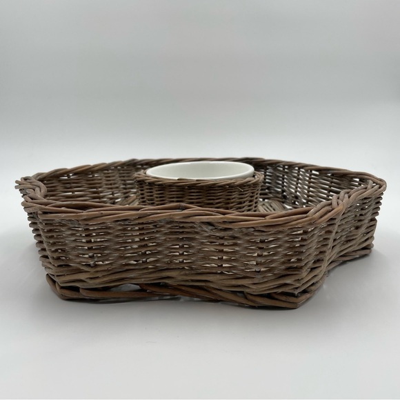 NWT Rattan Star-Shaped Chip and Dip Platter - Picture 14 of 14